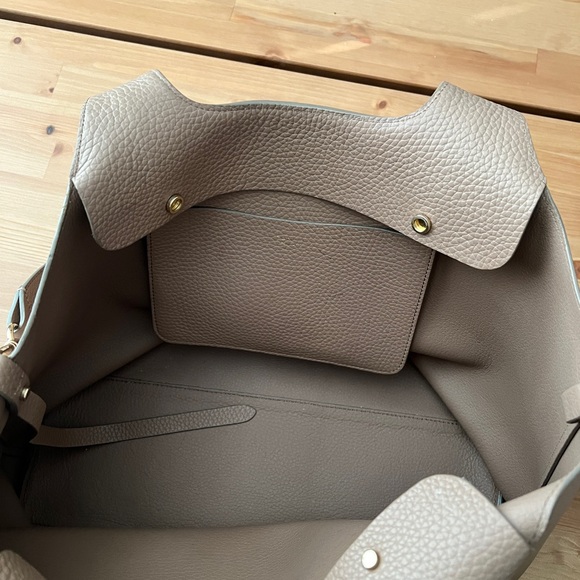 Cuyana 16 Inch System Tote in Cappuccino Pebbled Leather - Picture 6 of 7